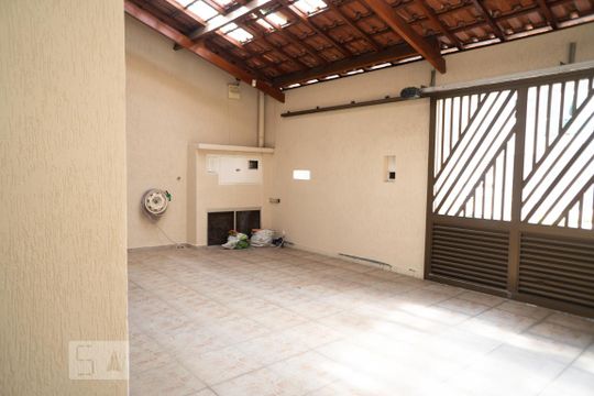 Garagem de casa à venda com 2 quartos, 154m² em Vila Linda, Santo André