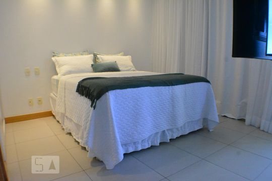 Quarto de kitnet/studio para alugar com 1 quarto, 50m² em Caminho das Árvores, Salvador