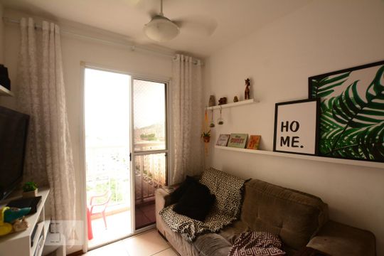 Sala de apartamento à venda com 2 quartos, 49m² em Irajá, Rio de Janeiro