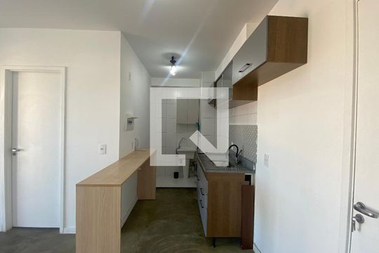 Cozinha de apartamento à venda com 2 quartos, 39m² em Vila Invernada, São Paulo