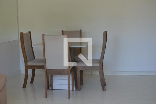 Apartamento para alugar com 3 quartos, 73m² em Cavalhada, Porto Alegre