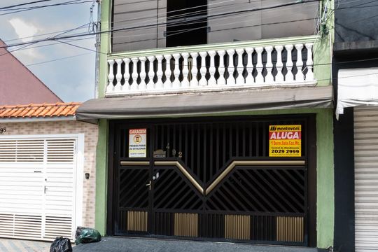 Fachada de casa para alugar com 1 quarto, 55m² em Vila Santa Clara, São Paulo