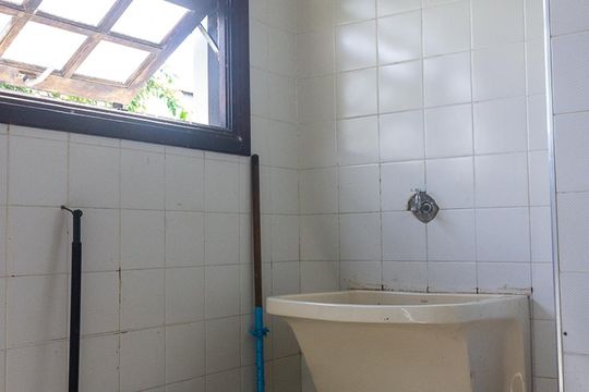 Área de serviço de apartamento para alugar com 2 quartos, 67m² em Maracanã, Praia Grande