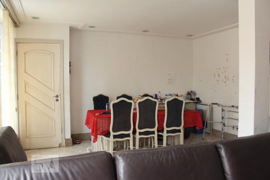 Sala de casa à venda com 6 quartos, 300m² em Tanque, Rio de Janeiro