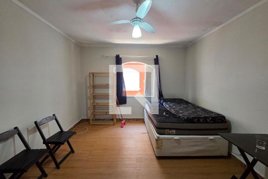Sala de apartamento para alugar com 1 quarto, 38m² em Tupi, Praia Grande