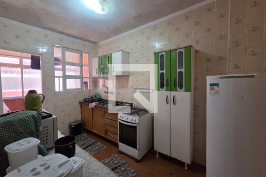 Cozinha de apartamento para alugar com 1 quarto, 38m² em Tupi, Praia Grande