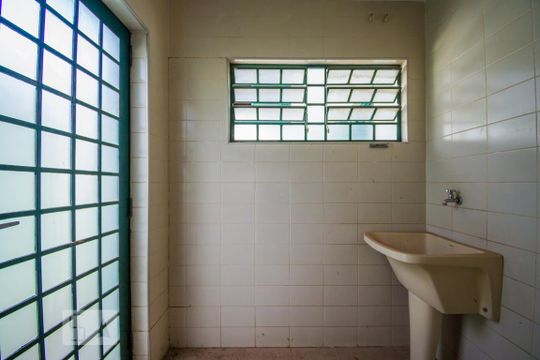 Área de Serviço de casa à venda com 3 quartos, 350m² em Jardim das Paineiras, Campinas