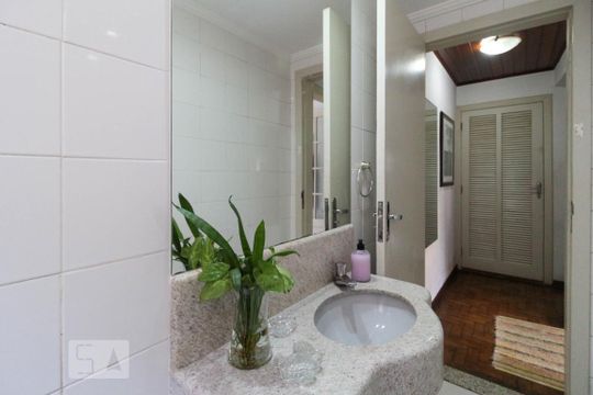 Lavabo de casa à venda com 4 quartos, 220m² em Vila Mariana, São Paulo