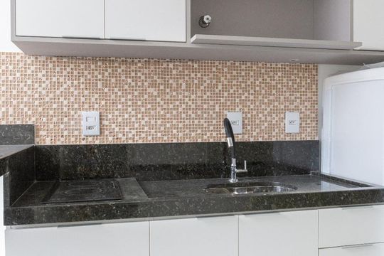 Cozinha de kitnet/studio para alugar com 1 quarto, 35m² em Barra Funda, São Paulo