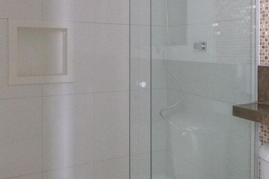 Banheiro de kitnet/studio para alugar com 1 quarto, 35m² em Barra Funda, São Paulo