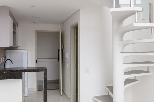Sala de kitnet/studio para alugar com 1 quarto, 35m² em Barra Funda, São Paulo