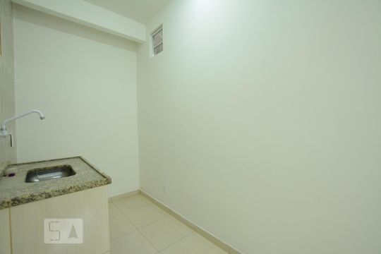 Cozinha de casa para alugar com 1 quarto, 20m² em Bonsucesso, Rio de Janeiro