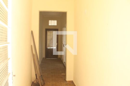 Corredor de casa para alugar com 2 quartos, 130m² em Jardim Capivari, Campinas