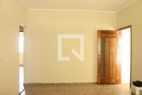 Sala de casa para alugar com 2 quartos, 130m² em Jardim Capivari, Campinas