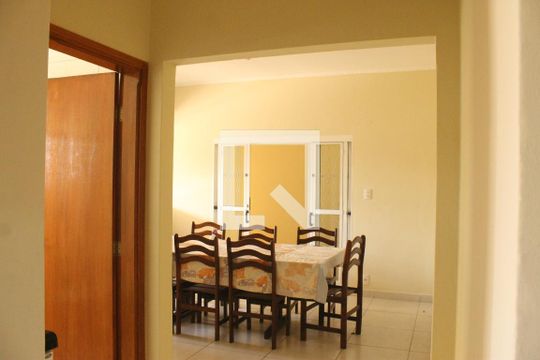 Sala de Jantar de casa para alugar com 2 quartos, 130m² em Jardim Capivari, Campinas