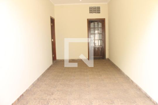 Garagem de casa para alugar com 2 quartos, 130m² em Jardim Capivari, Campinas