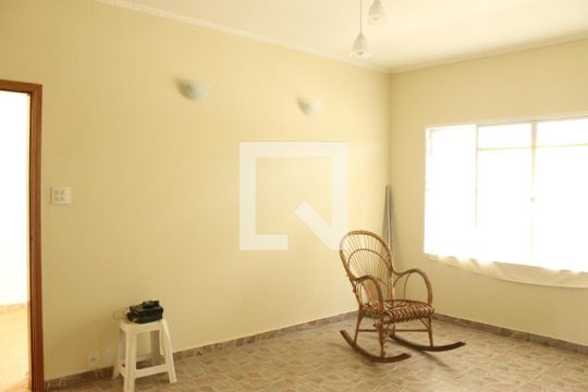 Sala de casa para alugar com 2 quartos, 130m² em Jardim Capivari, Campinas