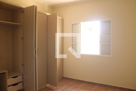 Quarto 2 de casa para alugar com 2 quartos, 130m² em Jardim Capivari, Campinas