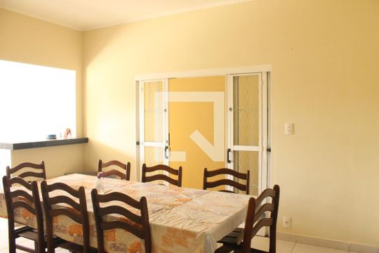 Sala de Jantar de casa para alugar com 2 quartos, 130m² em Jardim Capivari, Campinas
