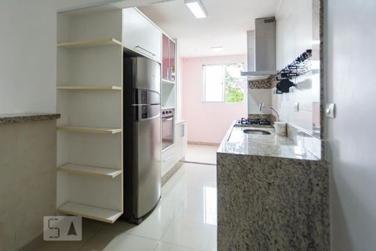 Cozinha de apartamento à venda com 2 quartos, 80m² em Quitaúna, Osasco