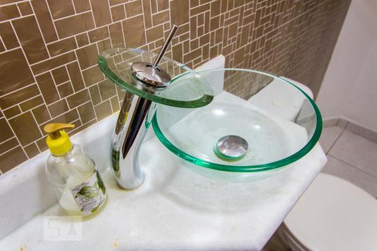 Lavabo de casa para alugar com 3 quartos, 109m² em Jardim Las Vegas, Santo André