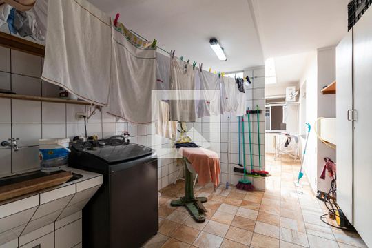 Área de serviço de casa à venda com 4 quartos, 348m² em Jardim da Saúde, São Paulo