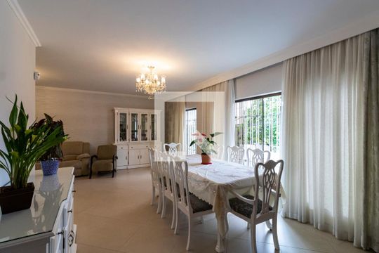 Casa à venda com 4 quartos, 348m² em Jardim da Saúde, São Paulo