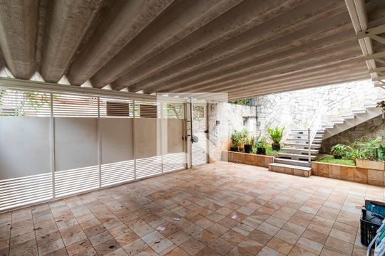 Garagem de casa à venda com 4 quartos, 348m² em Jardim da Saúde, São Paulo