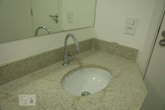 Banheiro de apartamento para alugar com 2 quartos, 37m² em Liberdade, São Paulo