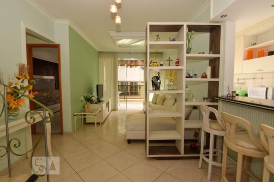 Sala 1 de apartamento para alugar com 2 quartos, 85m² em Enseada, Guarujá