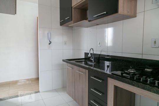 Cozinha de apartamento para alugar com 2 quartos, 50m² em Chácara do Vovó, Guarulhos
