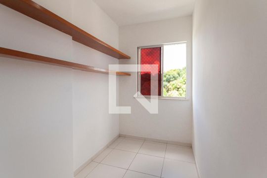 Quarto 2 de apartamento para alugar com 2 quartos, 50m² em Candeal, Salvador