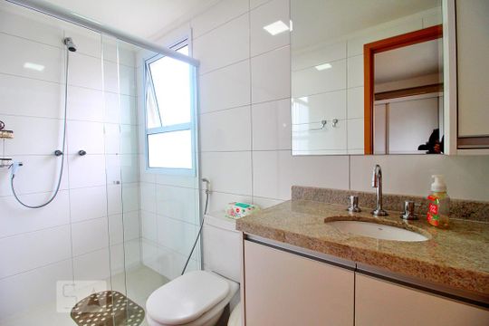 Banheiro da Suíte 2 de apartamento à venda com 2 quartos, 83m² em Parque Bandeirante, Santo André