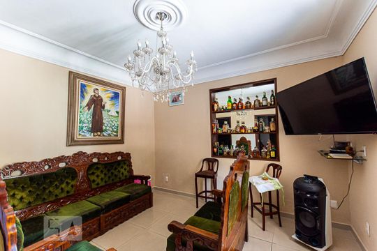 Casa à venda com 13 quartos, 700m² em São Domingos, Niterói