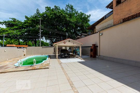 Área Externa de casa à venda com 13 quartos, 700m² em São Domingos, Niterói