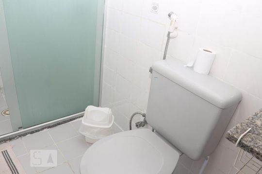 Banheiro de apartamento para alugar com 1 quarto, 55m² em Itararé, São Vicente