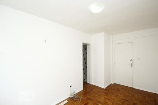 Sala de apartamento para alugar com 2 quartos, 50m² em Laranjeiras, Rio de Janeiro