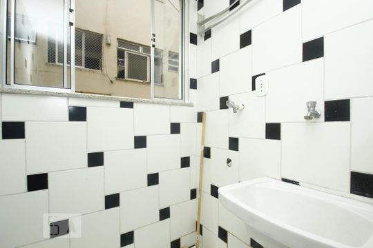 Área de Serviço de apartamento para alugar com 2 quartos, 50m² em Laranjeiras, Rio de Janeiro