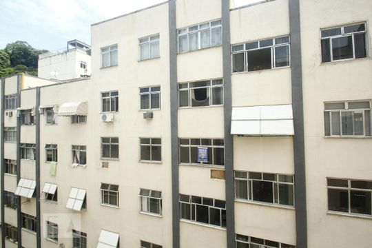 Vista de apartamento para alugar com 2 quartos, 50m² em Laranjeiras, Rio de Janeiro