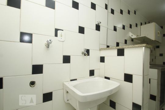 Área de Serviço de apartamento para alugar com 2 quartos, 50m² em Laranjeiras, Rio de Janeiro
