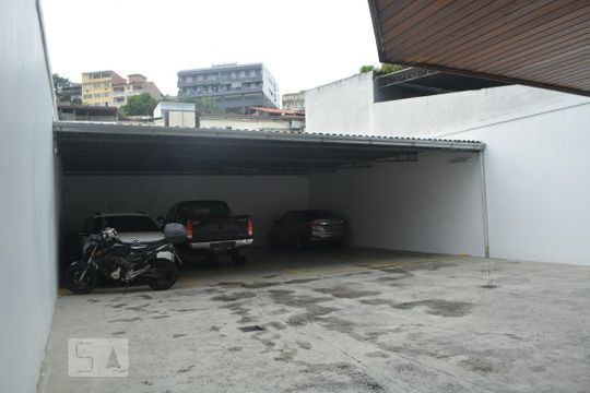 Garagem de apartamento para alugar com 3 quartos, 140m² em Jardim Carioca, Rio de Janeiro