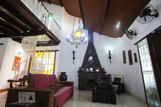 Casa à venda com 4 quartos, 365m² em Taquara, Rio de Janeiro