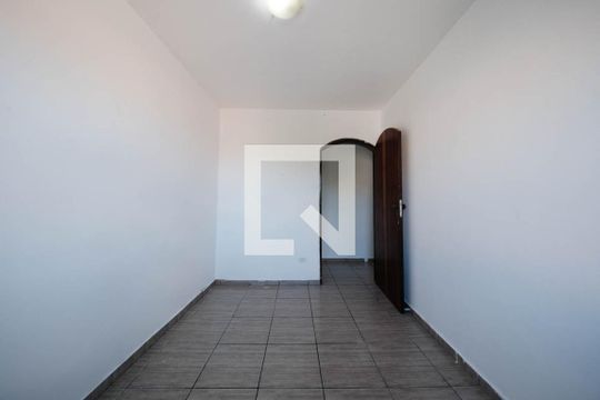 Quarto 2 de casa à venda com 4 quartos, 230m² em Vila Nhocune, São Paulo