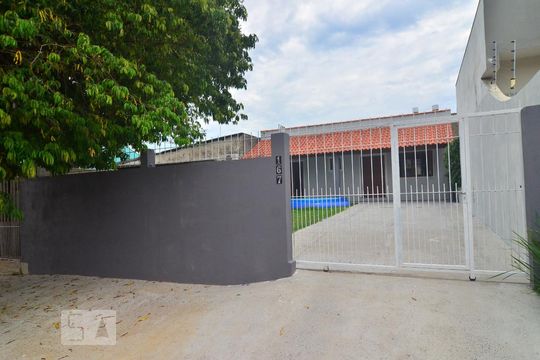 Fachada de casa à venda com 3 quartos, 260m² em São José, Canoas