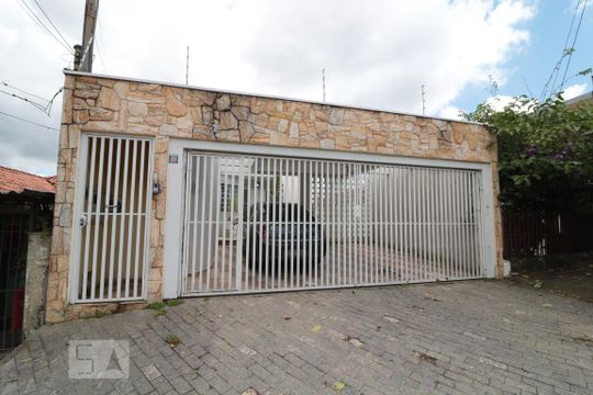 Fachada de casa à venda com 3 quartos, 297m² em Vila Bertioga, São Paulo