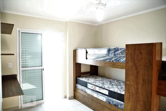 Quarto suite 2 de apartamento para alugar com 2 quartos, 103m² em Caiçara, Praia Grande