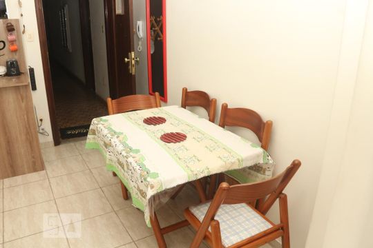 Cozinha de apartamento para alugar com 1 quarto, 35m² em Itararé, São Vicente