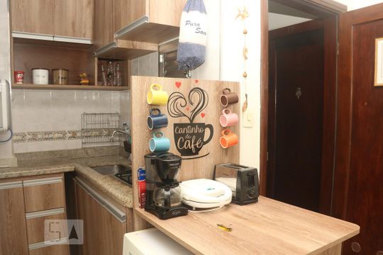 Cozinha de apartamento para alugar com 1 quarto, 35m² em Itararé, São Vicente
