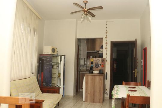 Sala de apartamento para alugar com 1 quarto, 35m² em Itararé, São Vicente