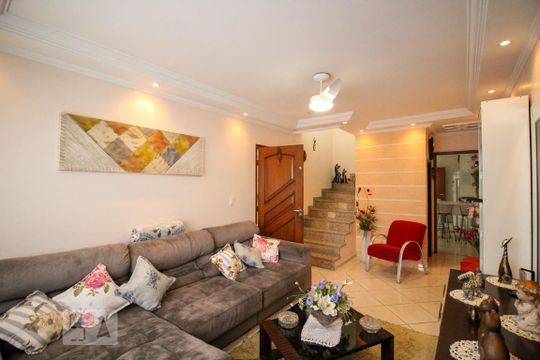 Casa para alugar com 4 quartos, 280m² em Vila Arcádia, São Paulo